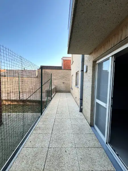 Vernieuwd 2-slaapkamer appartement, met staanplaats en kelderberging foto 17