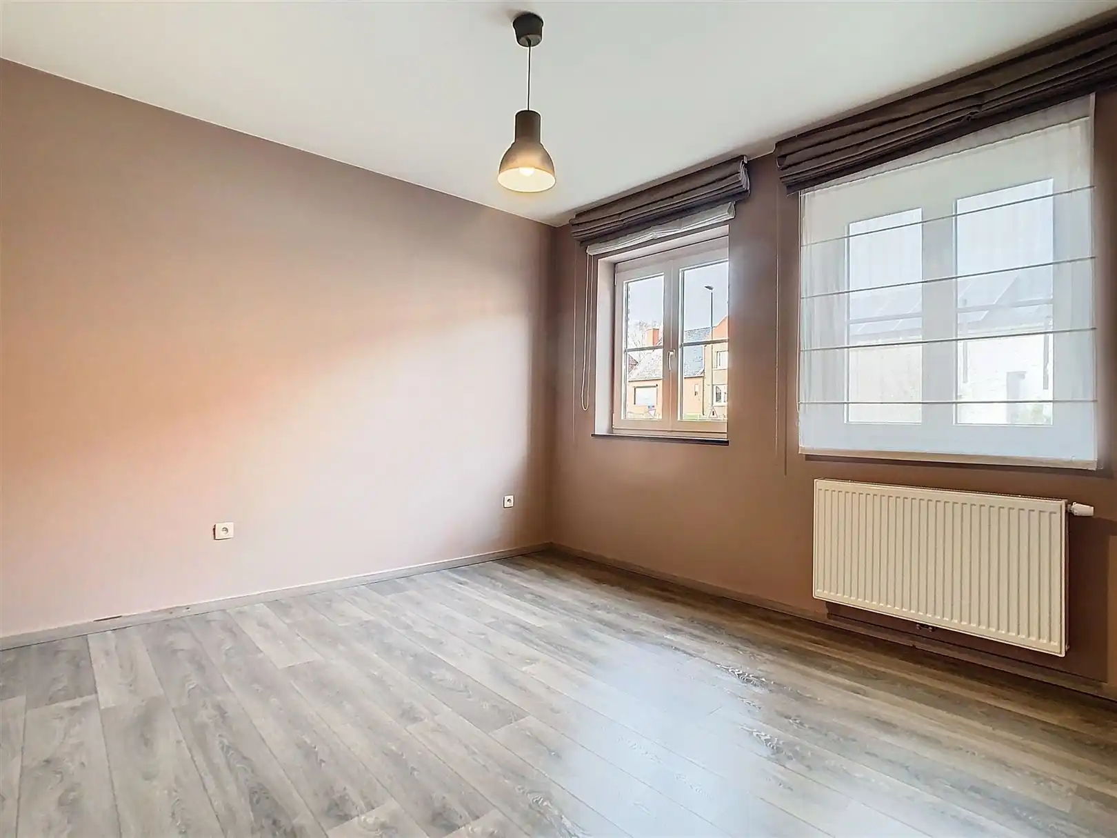 Instapklaar app,2 slpks, garage, kelder, autostaanplaats foto 22
