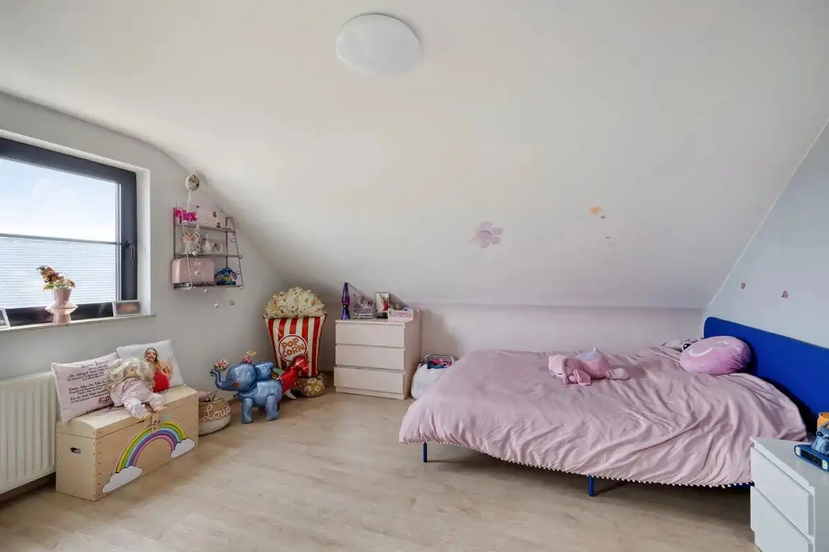 RUIME WONING OP GUNSTIGE LOCATIE EN GELEGEN OP EEN PERCEEL VAN 17A44CA foto 22