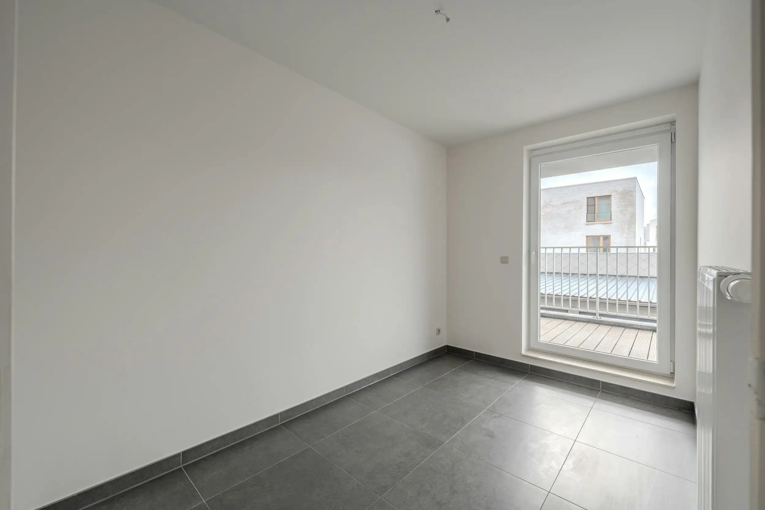 Recent 2-slaapkamerappartement met terras te Oostende  foto 16