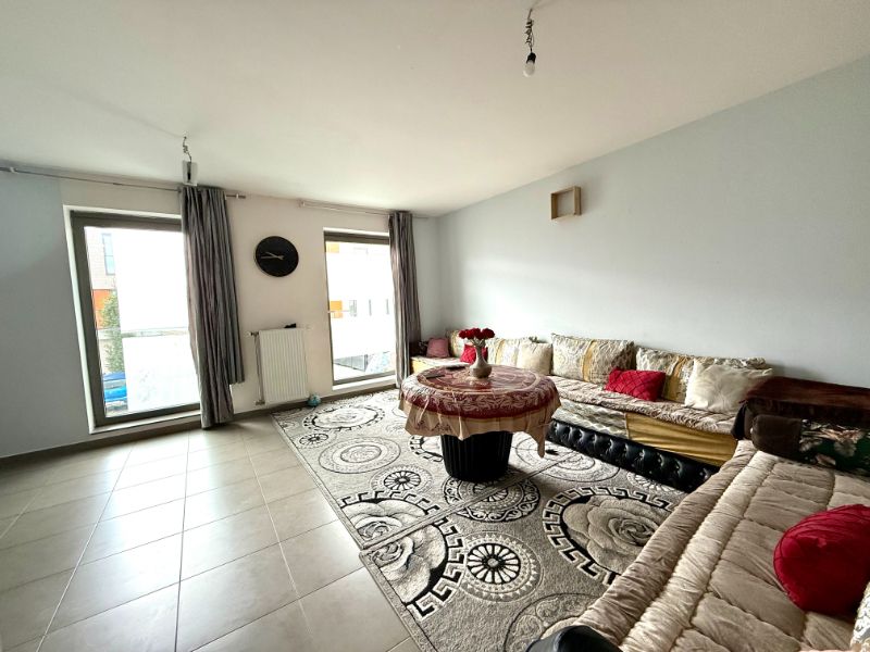 Ruim en lichtrijk appartement met 2 slaapkamers, terras en dubbele autostaanplaats op een boogscheut van de Leie foto 2