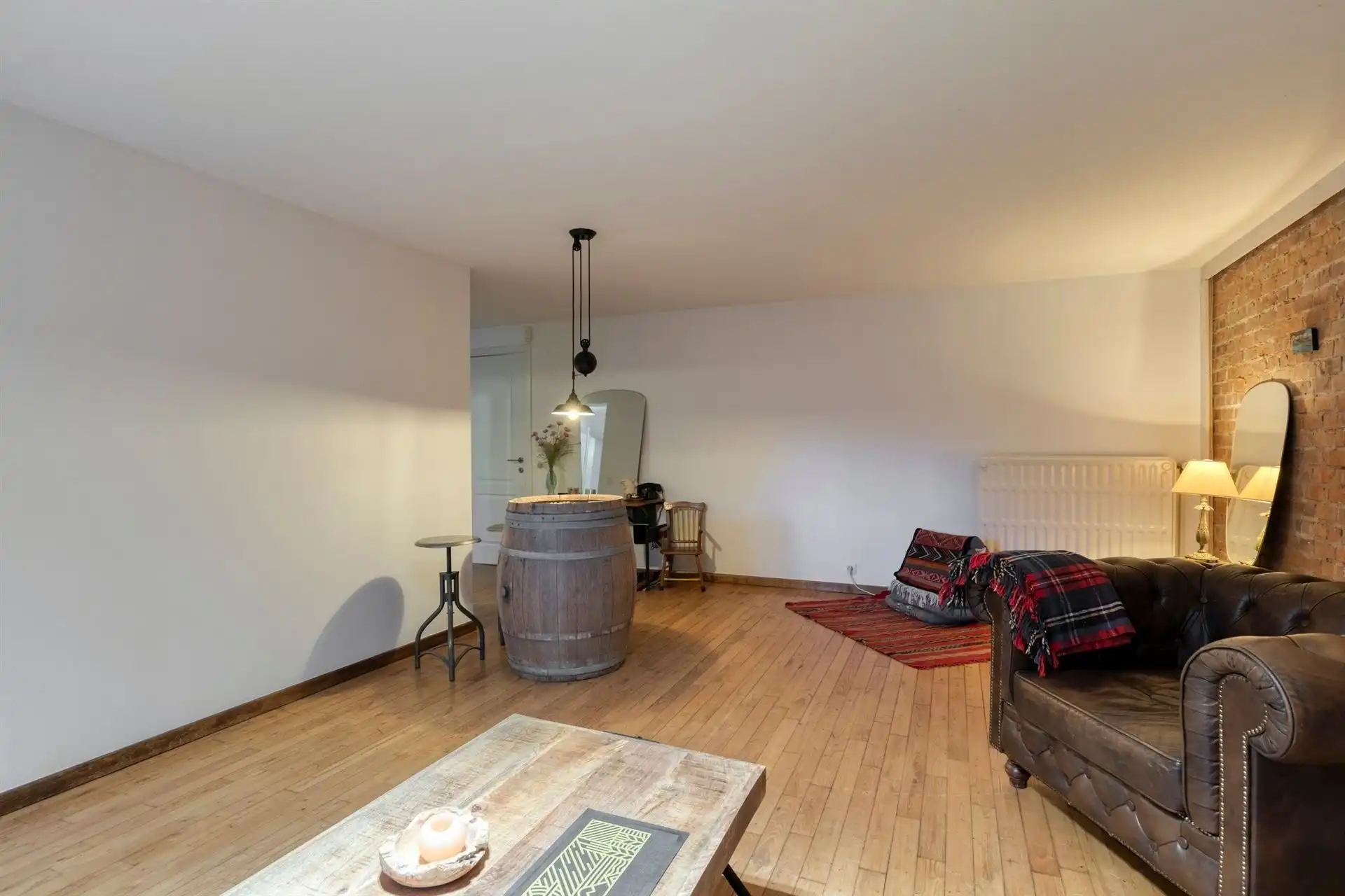 Volledig gerenoveerde hedendaagse villa ±487 m² in de Marnix wijk foto 8