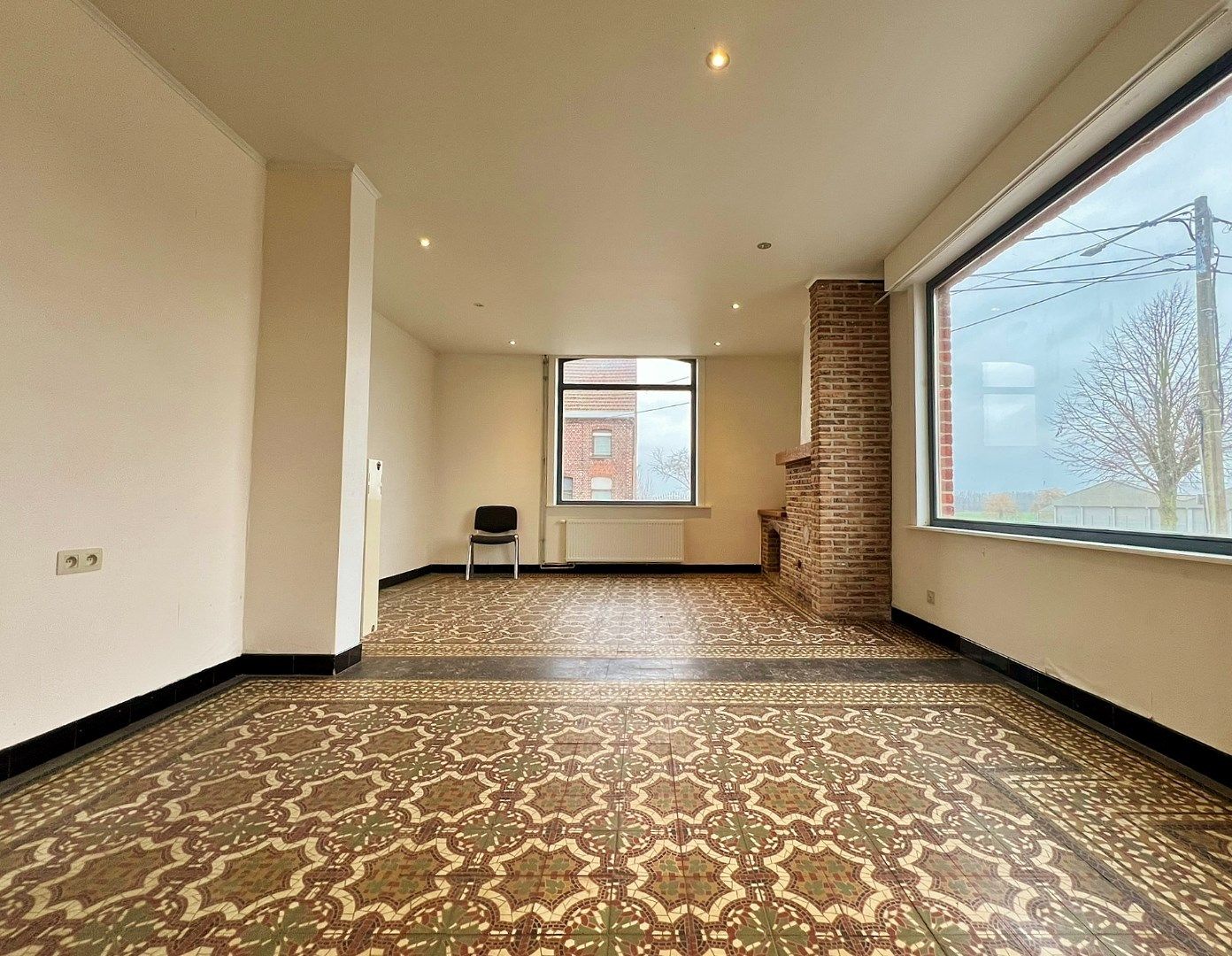 Gelijkvloers appartement met koer en autostandplaats  foto 2