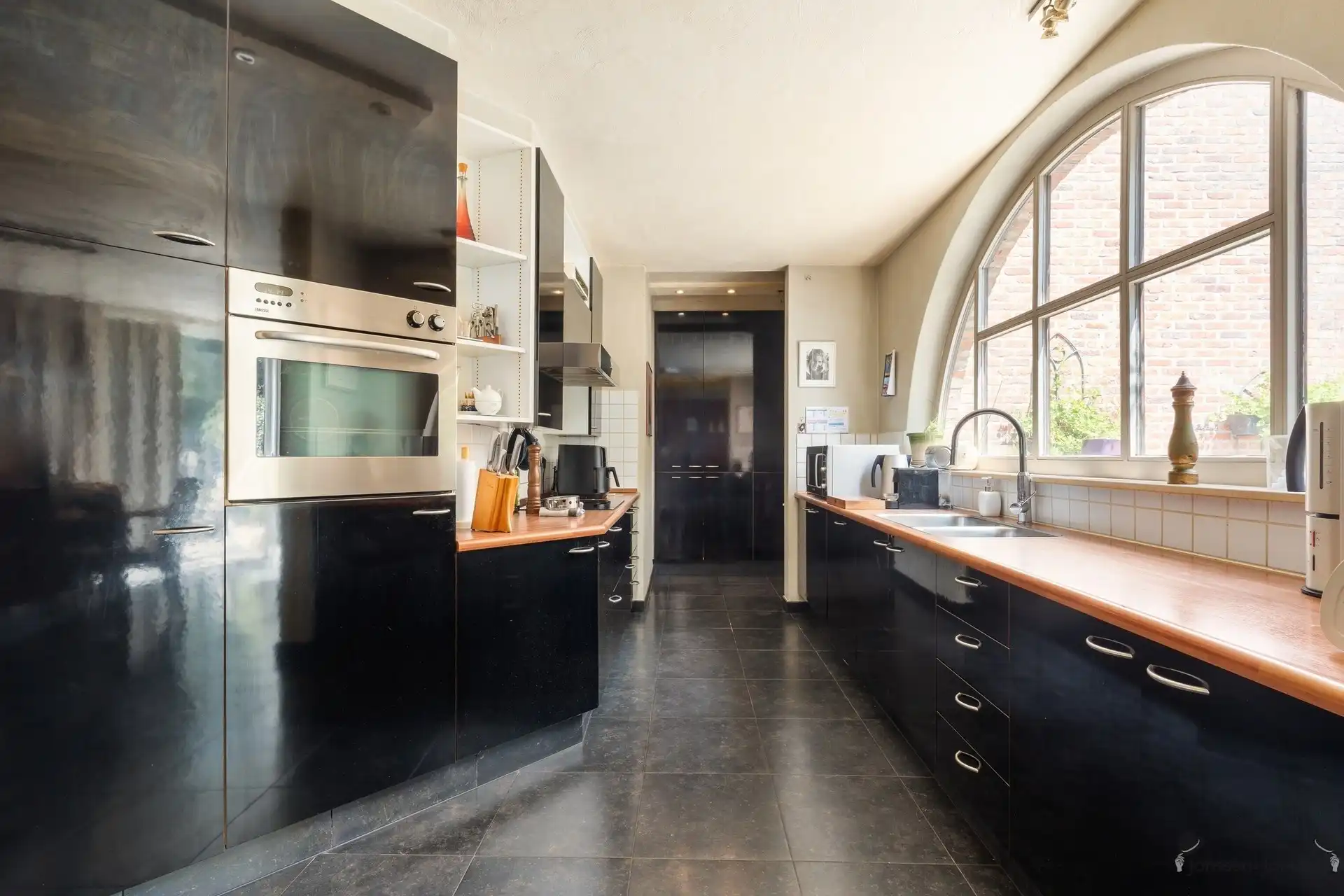 Architecturale woning met 4 slaapkamers op een royaal perceel van 2.012 m² foto 5