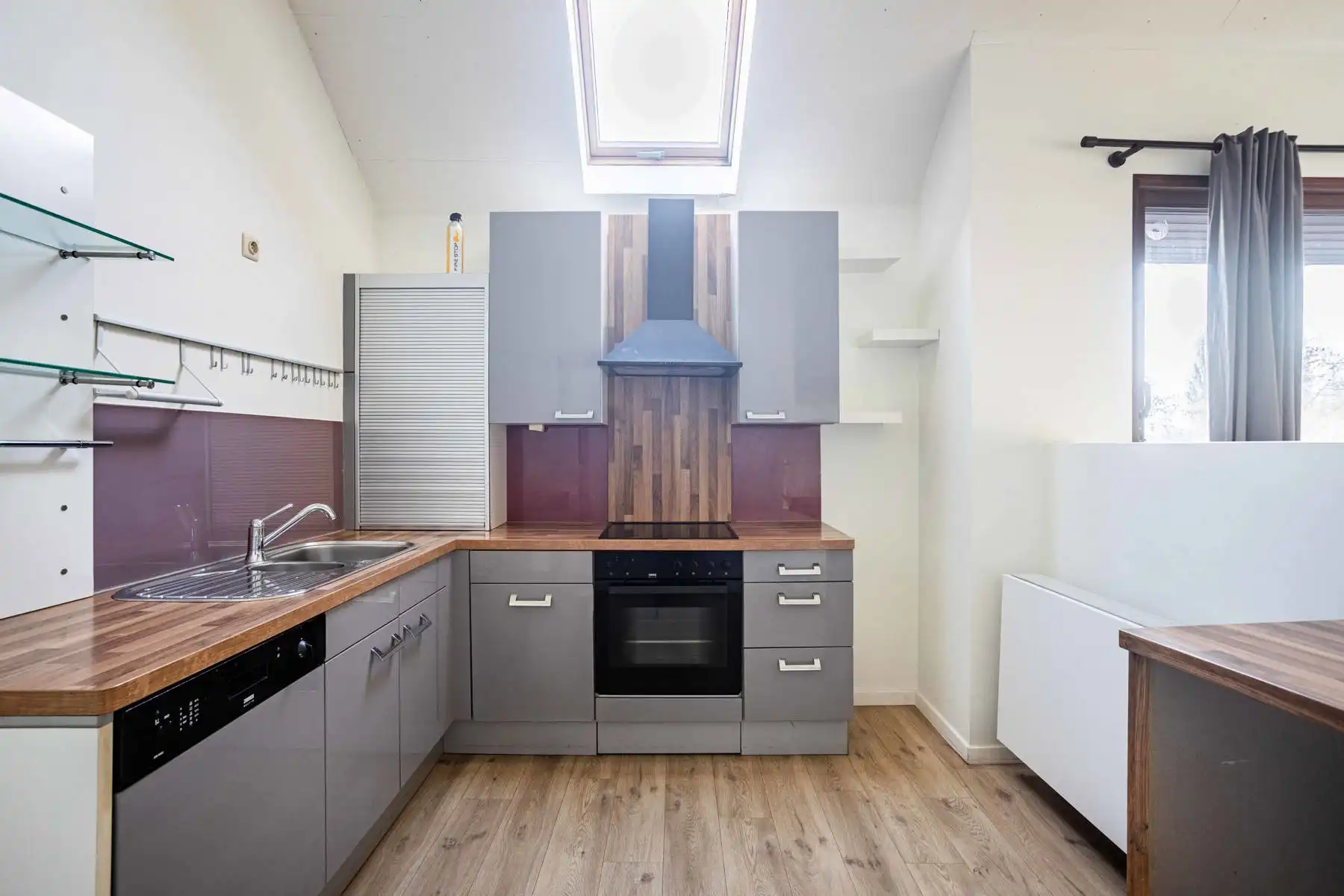 Te koop: ruim dakappartement met terras en private parking foto 9