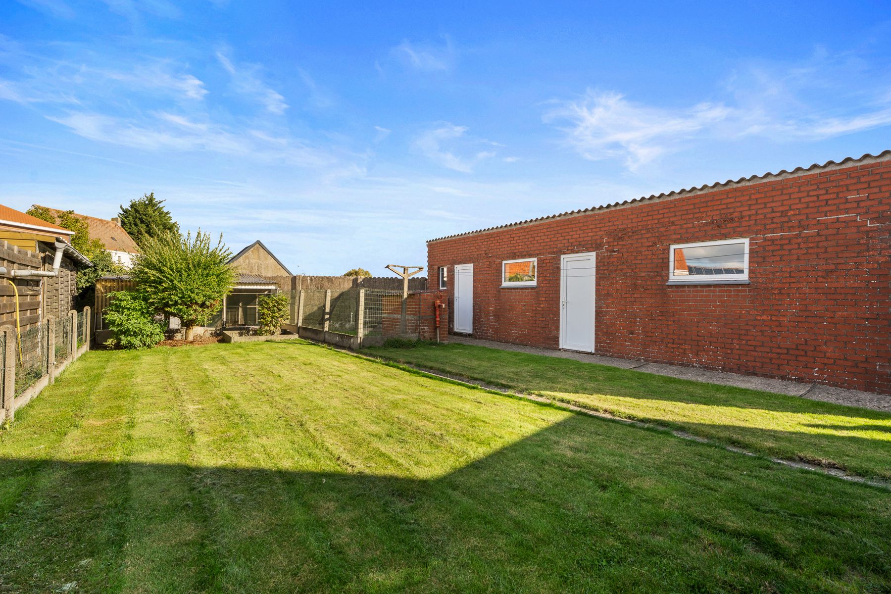 Alleenstaande gezinswoning met tuin en potentieel in Torhout foto 19