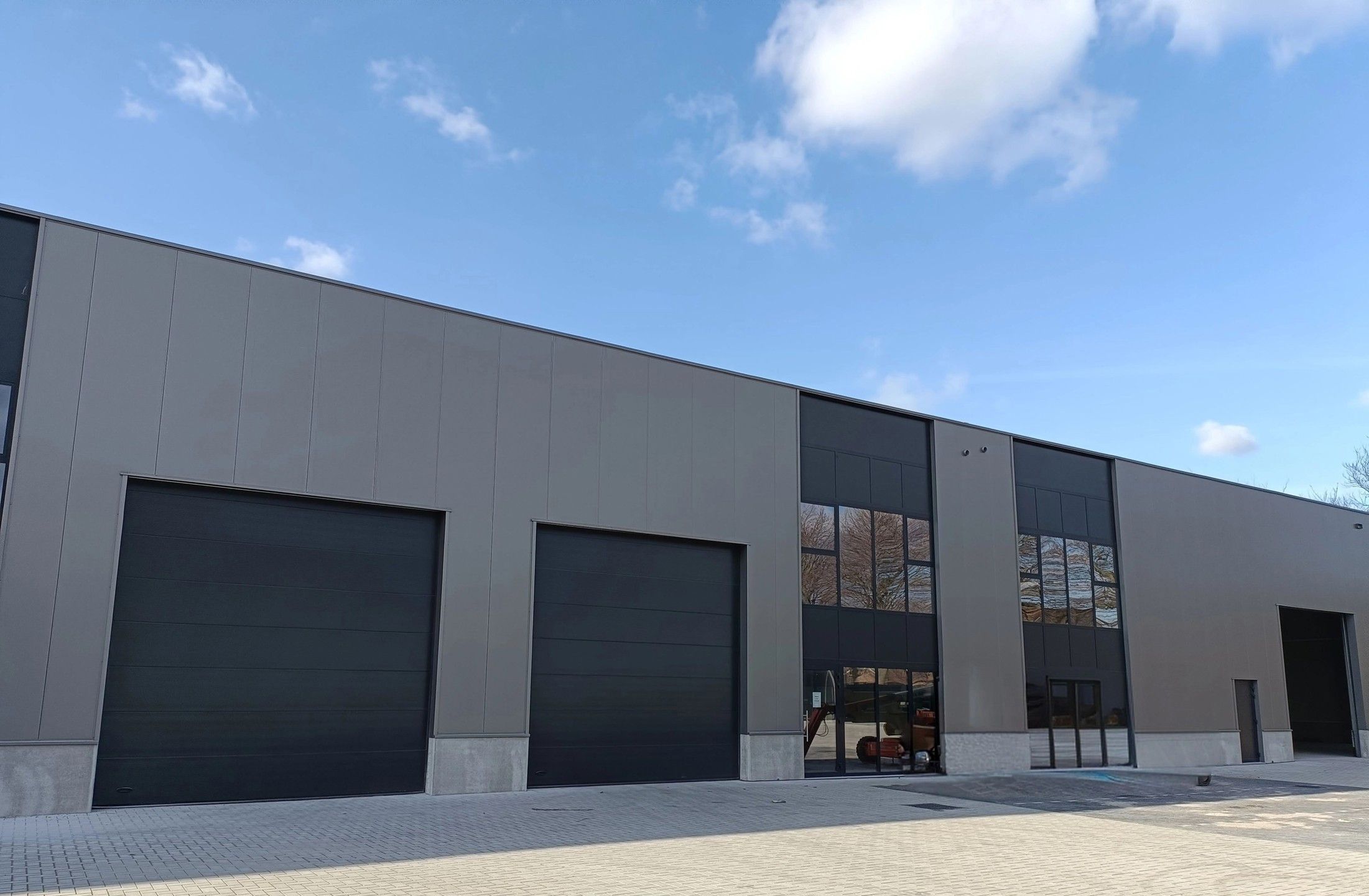 Nieuwbouw KMO-unit te huur in Schoten foto 4