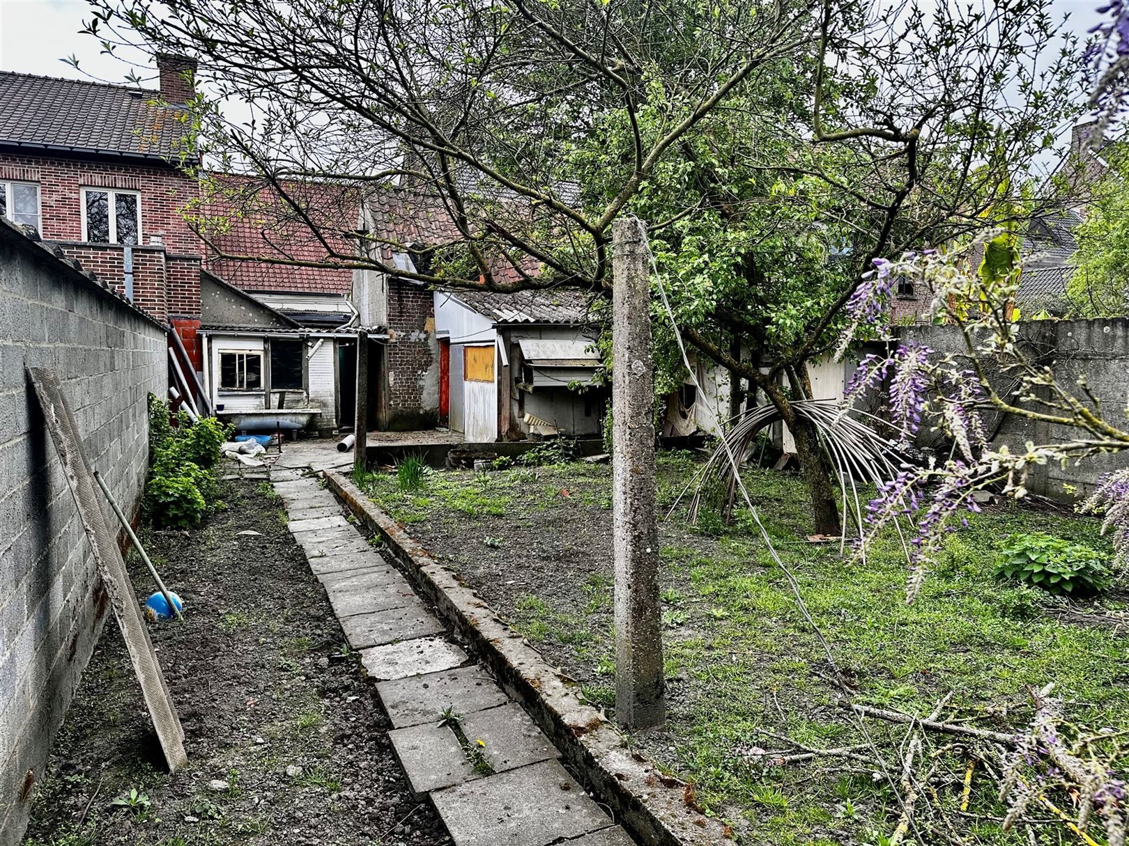 Te renoveren/ te slopen woning te Ename foto 4