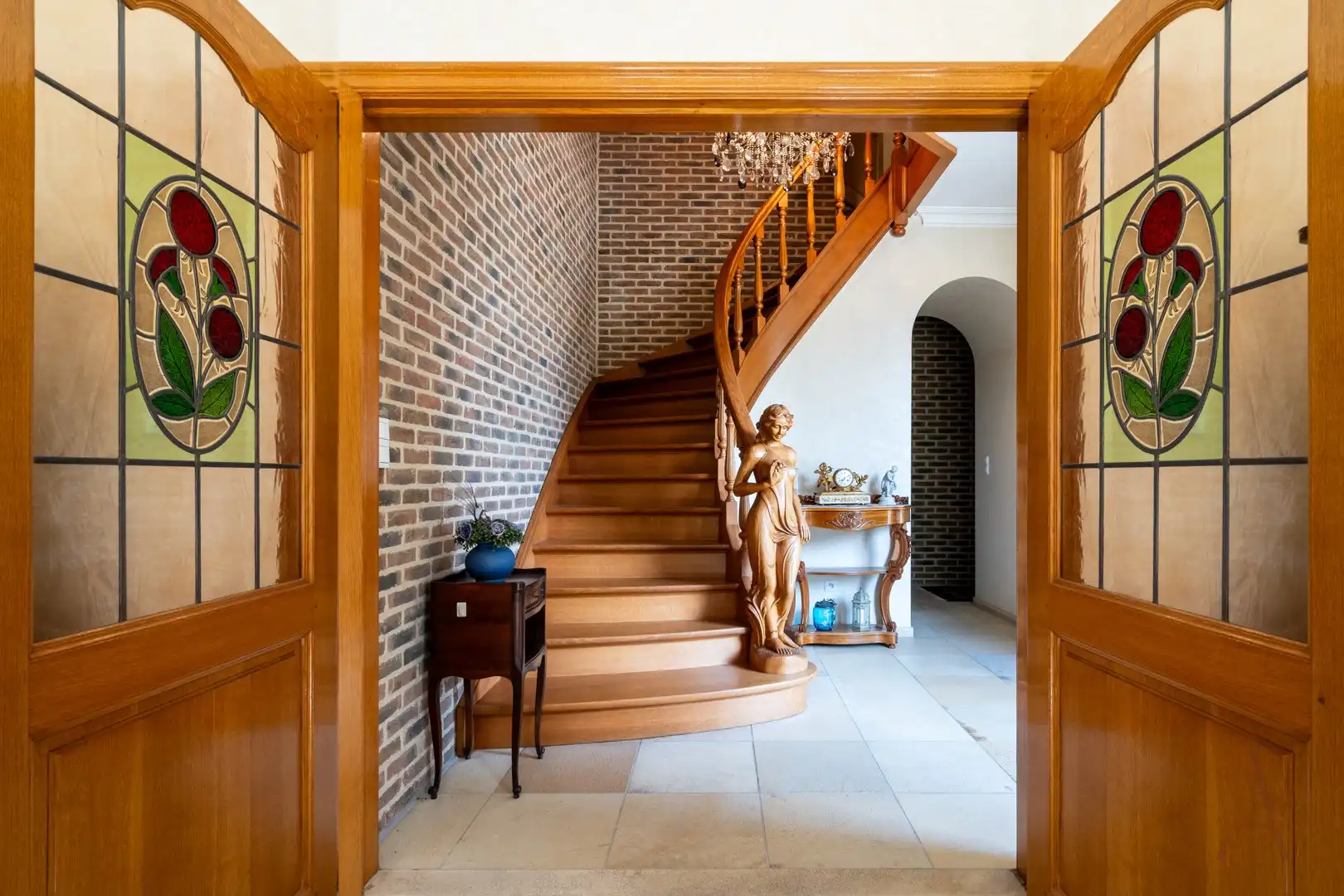 Riante karaktervolle villa met parktuin op ruim 1 hectare foto 6