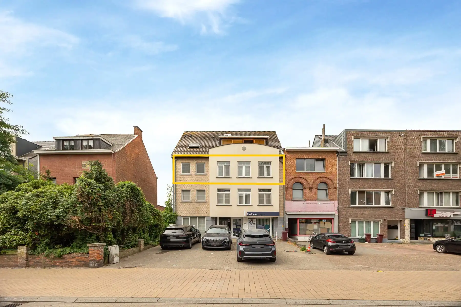 Lichtrijk app. met 2 slpks, groot terras en autostaanplaats foto 2