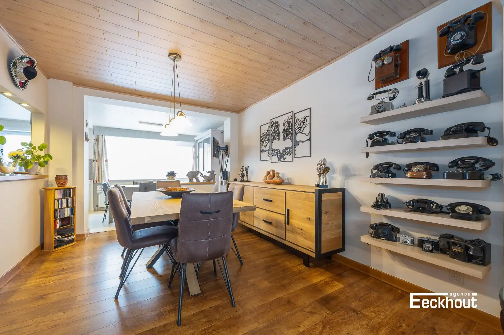 Verzorgde, instapklare woning met onderhoudsvrije buitenruimte! foto 3