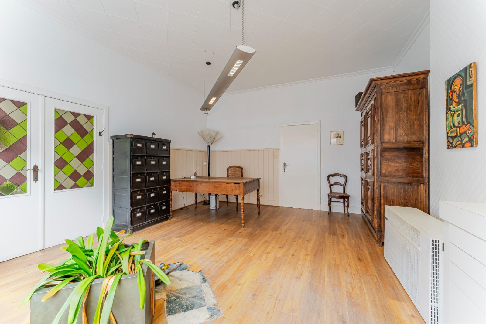 Statige woning met voormalige tandartspraktijk – centrum Ardooie! foto 2