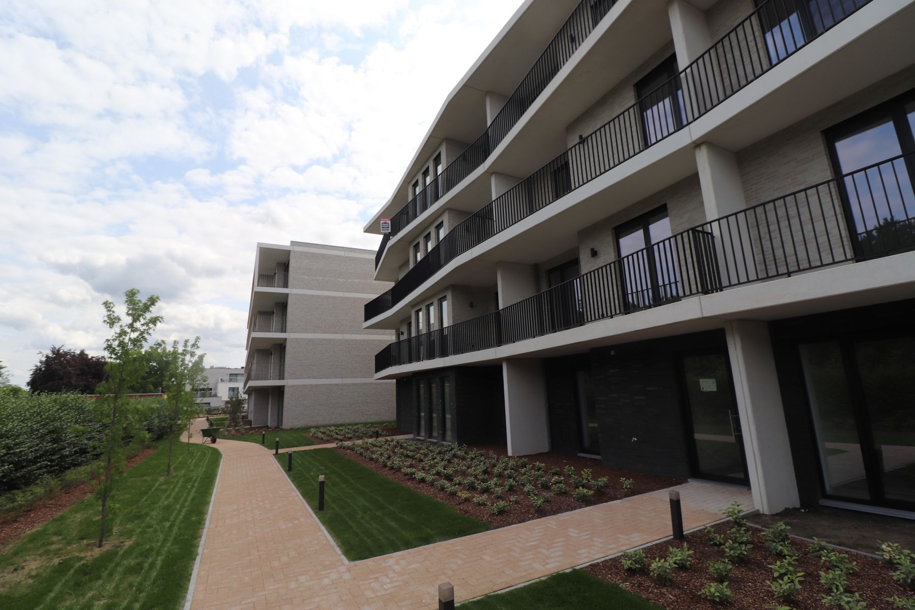 Prachtig nieuwbouwappartement op de bovenste verdieping met 2 terrassen, autostaanplaats en berging. foto 20