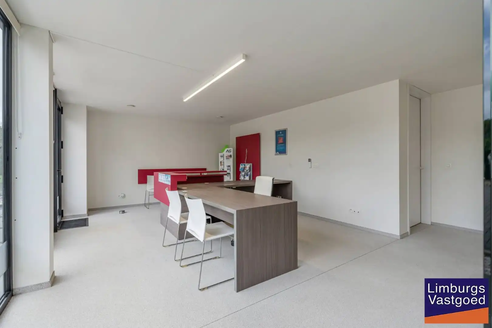Exclusieve woning met praktijkruimte en zicht op weilanden foto 19