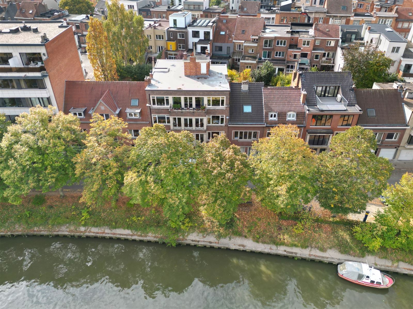 Instapklaar appartement in Gent, vlak bij het station! foto 2