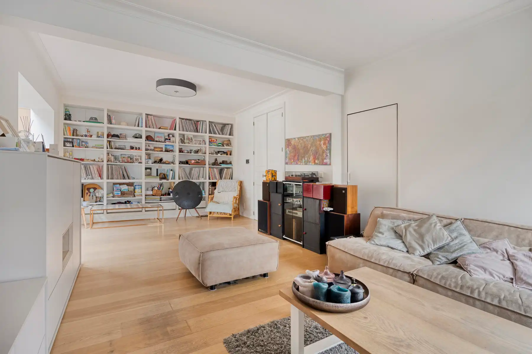 Leemans Immobiliën stelt u deze halfopen en bijzonder gezellige woning voor, gelegen in het hart van Merchtem.  foto 6