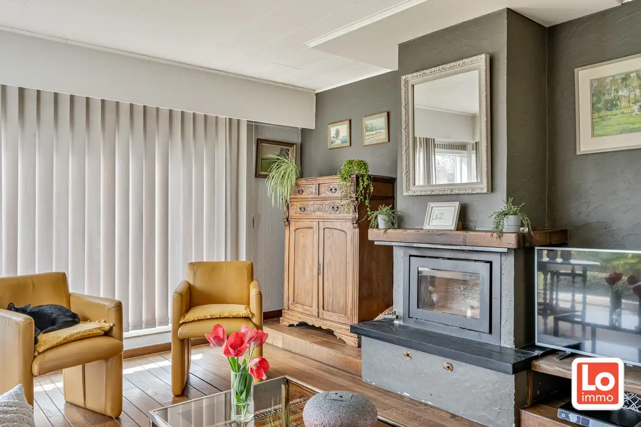 Ruime volledig te renoveren open gelijkvloerse prefab woning met inpandige garage en tuin met open zicht of perceel bouwgrond met afbraak/heropbouw mogelijkheden aan 6% BTW op een rustige locatie nabij het centrum van Zeveneken! foto 10