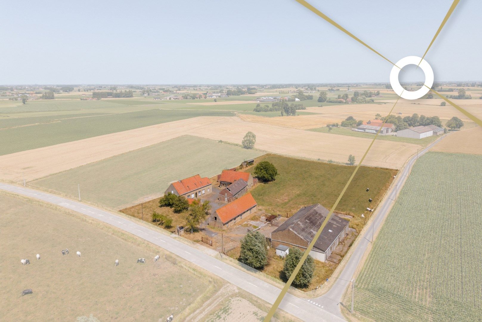 Prachtige U-hoeve op idyllische locatie met bouwvergunning te Izenberge  foto 1