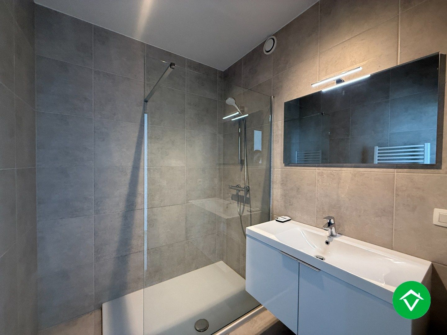 Prachtig dakappartement met twee slaapkamers, garage en twee terrassen met fenomenaal uitzicht te Roeselare foto 15