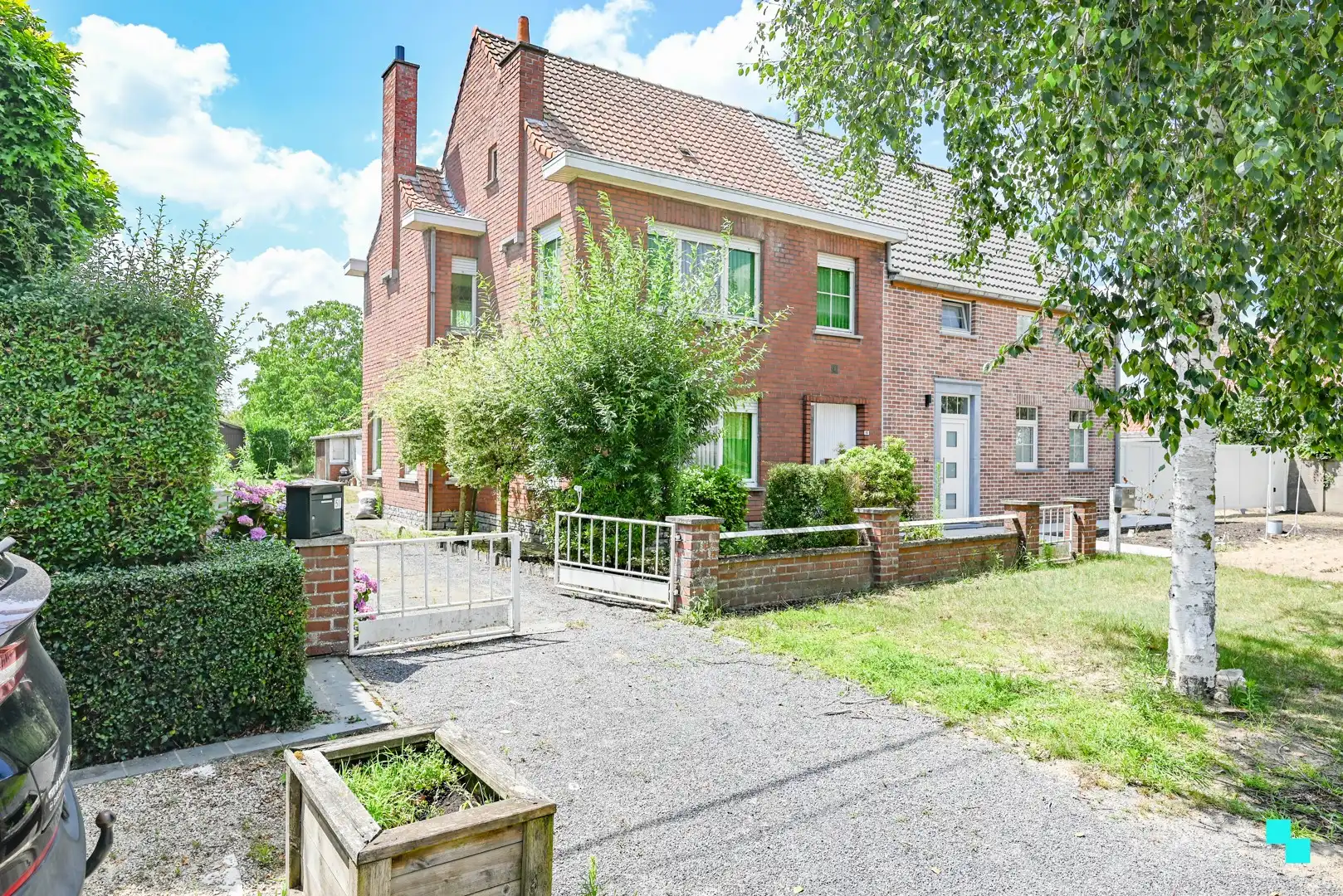 Stevig gebouwde, halfopen bebouwing met tuin in Zulte foto 30