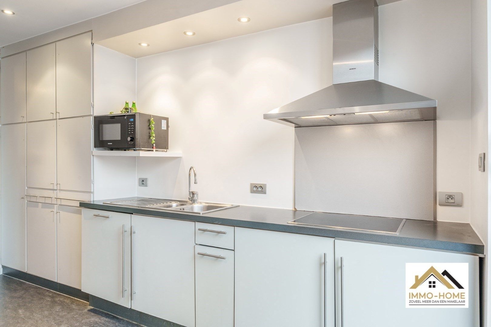 Gerenoveerd appartement met groot terras!! foto 13