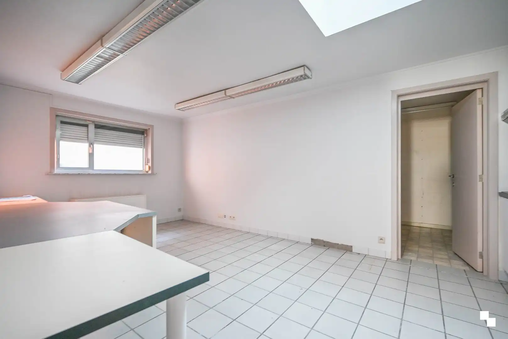 Commerciële ruimte van 114 m² met garagebox in centrum Izegem foto 9