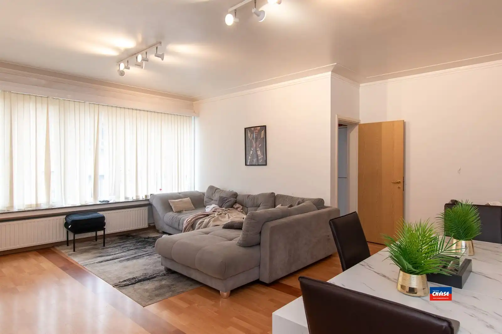 Goed gelegen appartement met 2 slaapkamers, terras en berging foto 4