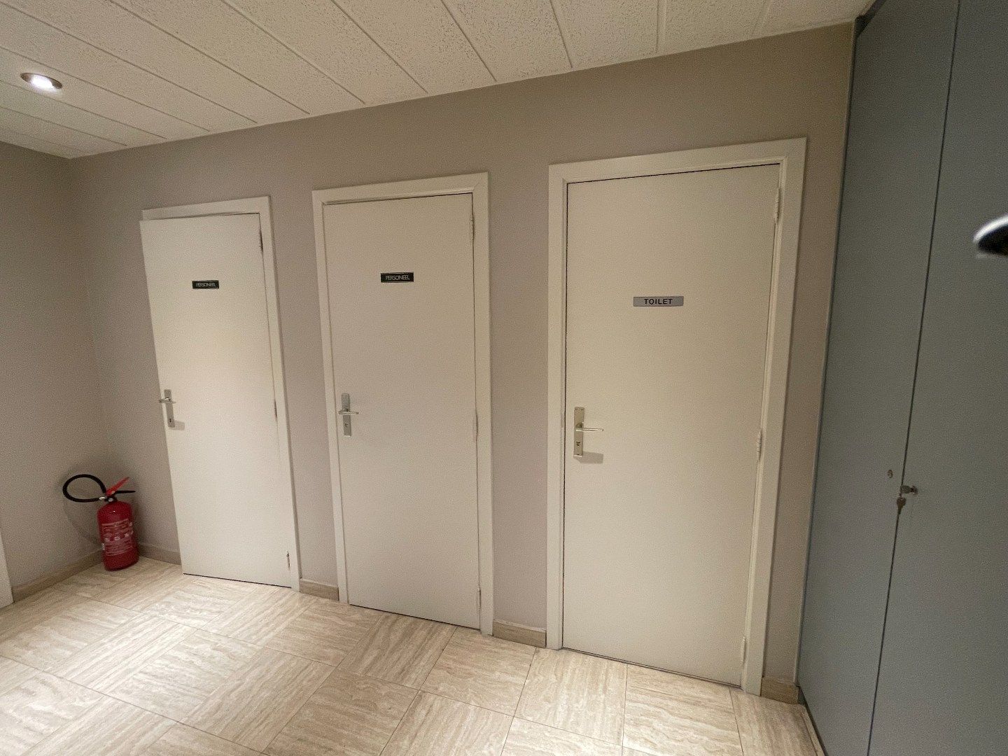 Kantoor/praktijkruimte te huur aan Coupure foto 8