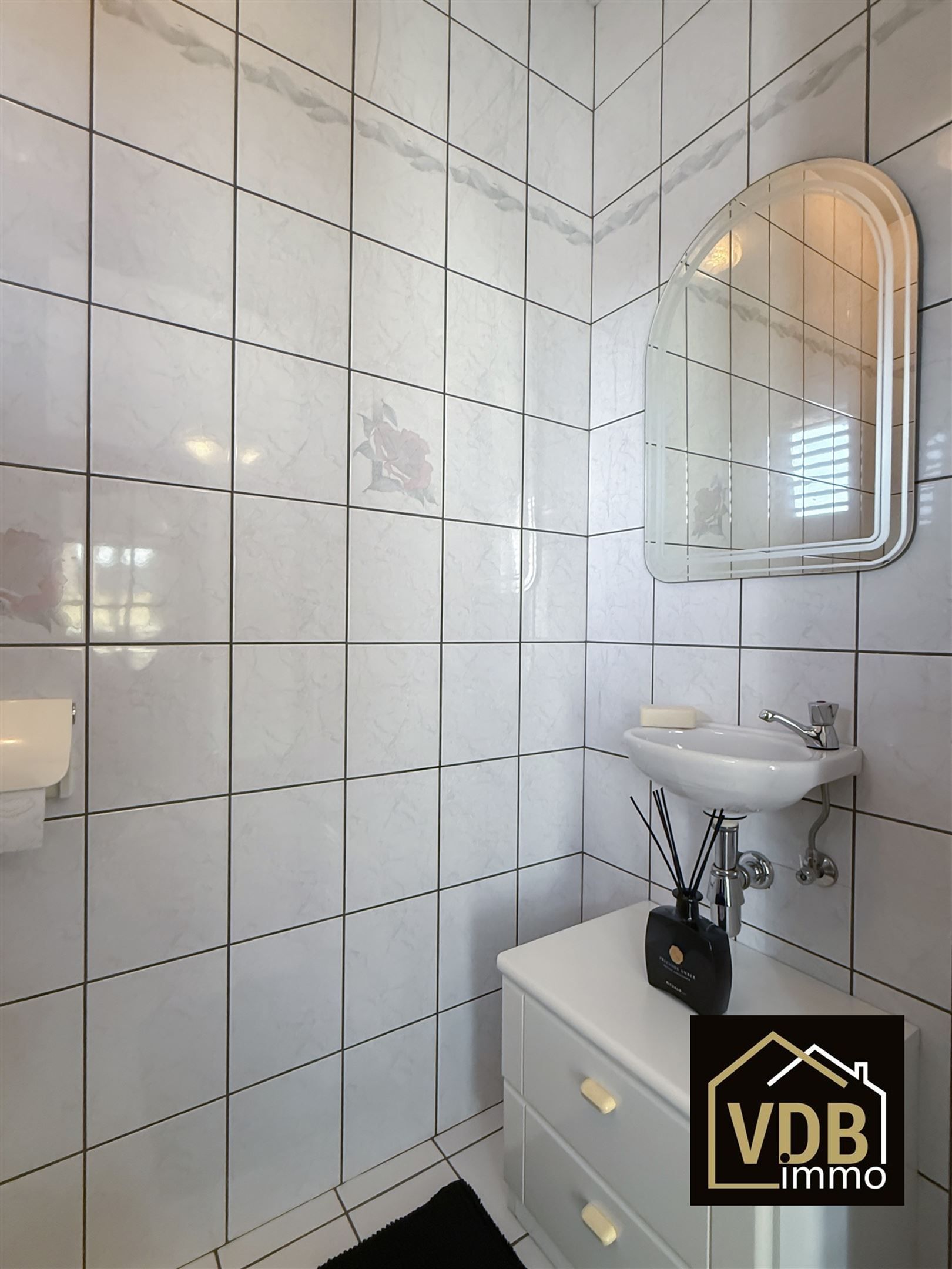 Instapklare halfopen bebouwing met 3 slaapkamers foto 60