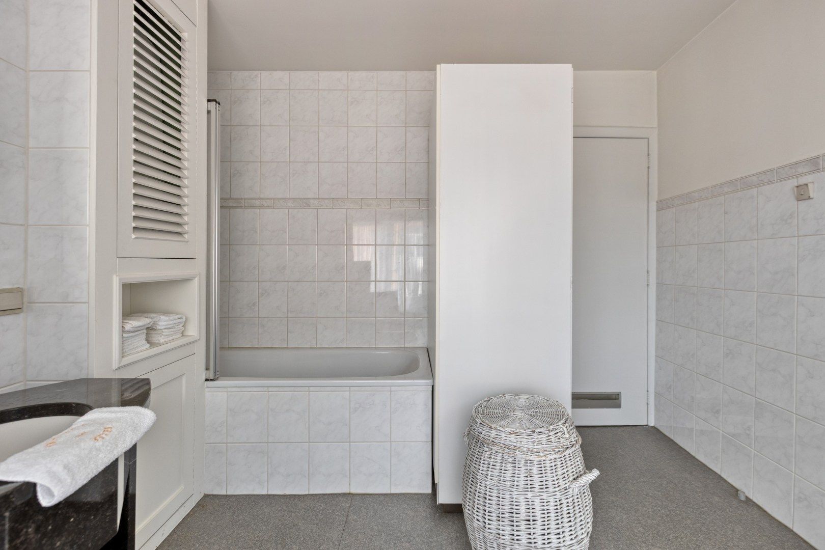 Ruim ingedeelde woning met oa 3 slpks op een gunstige locatie in het centrum foto 23