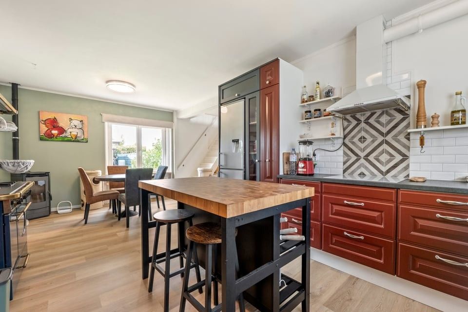 INSTAPKLARE WONING MET 4 SLAAPKAMERS EN 2 BADKAMERS OP EEN GOEDE LOCATIE foto 7