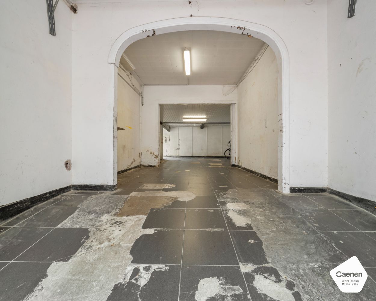 Ongemeubelde ruime woning met vier slaapkamers in hartje Blankenberge foto 15
