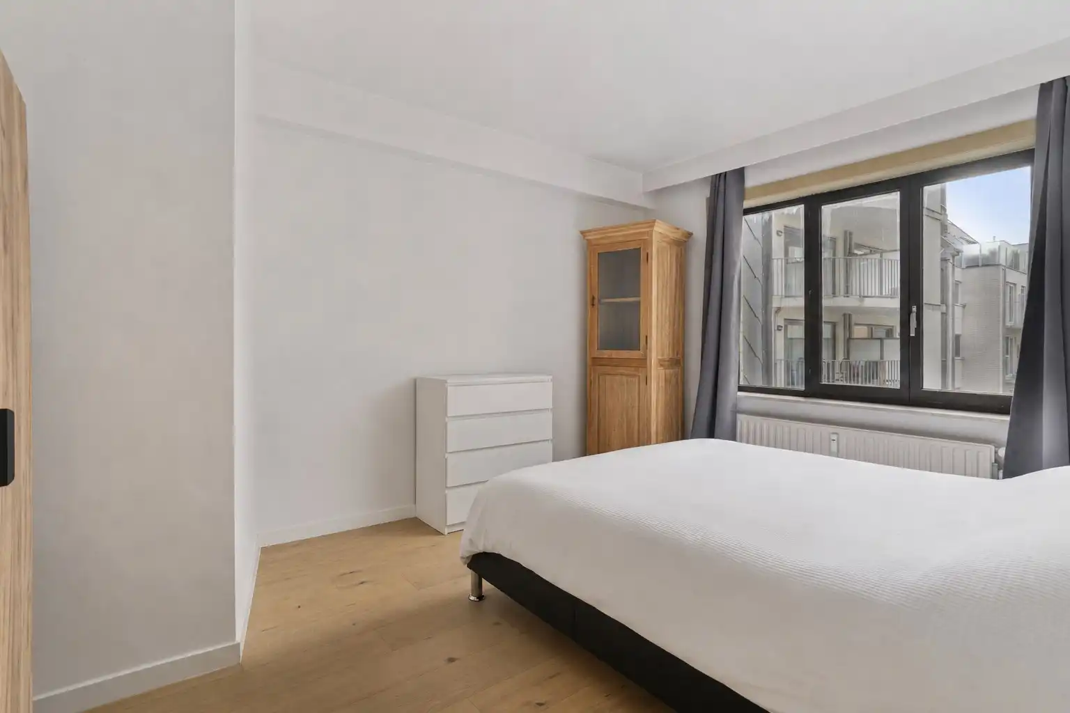 Tot in de puntjes gerenoveerd appartement op rustige locatie in het centrum van Oostende! foto 9