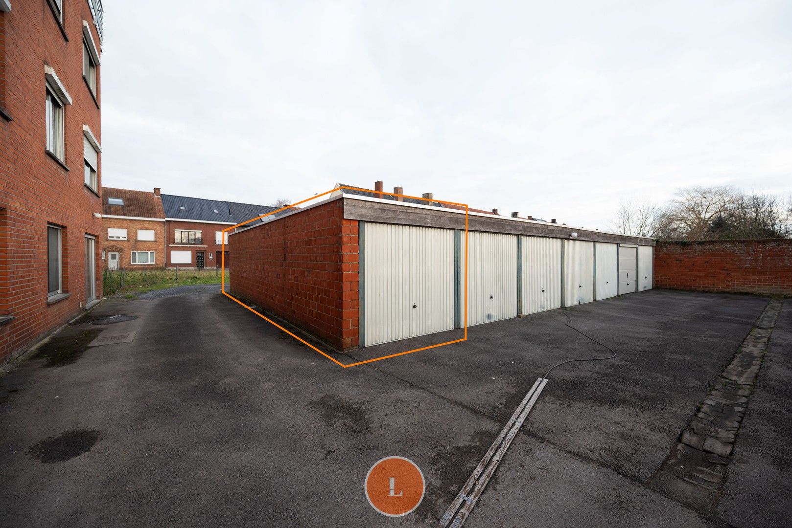 Opbrengsteigendom op het gelijkvloers 2 slaapkamer en garage in Roeselare. foto 9