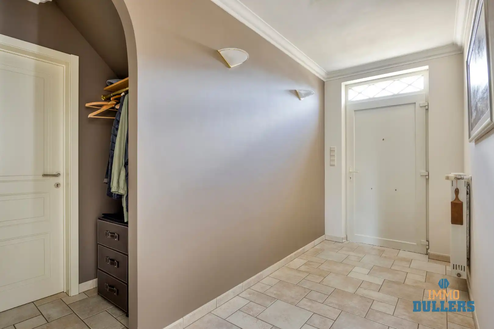 Tijdloze en degelijk afgewerkte woning in de Sellestraat te Peer - ideaal voor uw nieuwe thuis! foto 2