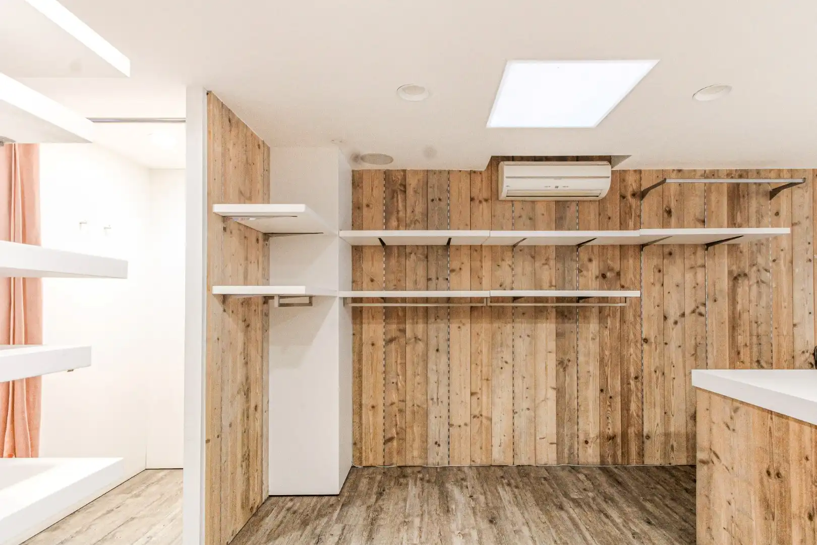 Lippenslaan 317 Handelspand te huur 113 m² foto 4