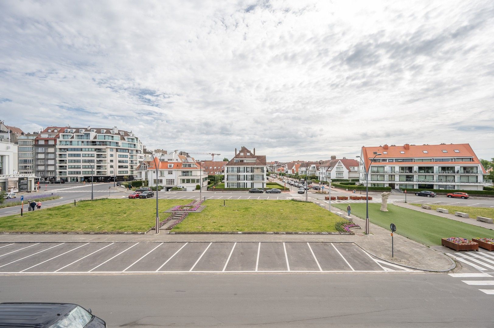 Fantastisch hoekappartement genietend van open zichten op enkele passen van het Zegemeer, casino en de zee. foto 4