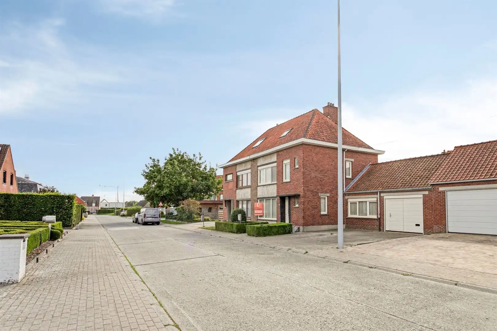 Te renoveren woning te Heurne foto 2