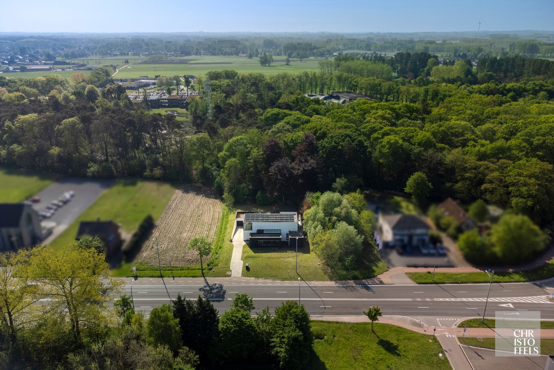 Multifunctioneel gebouw met 2 wooneenheden, kantoor en showroom op een perceel van 2.074 m²! foto 39