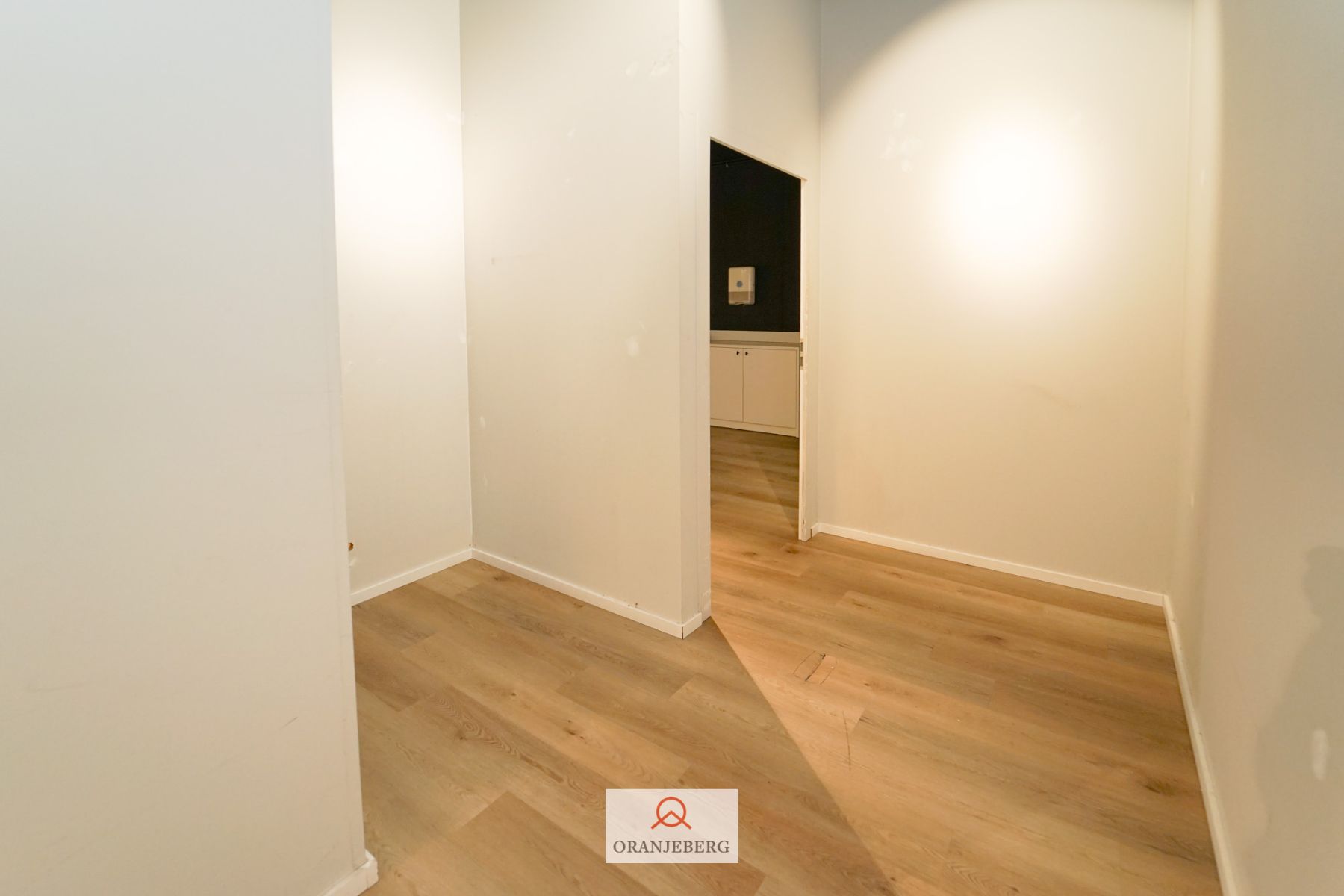 Stijlvol handelspand te huur omgeving Kouter foto 12