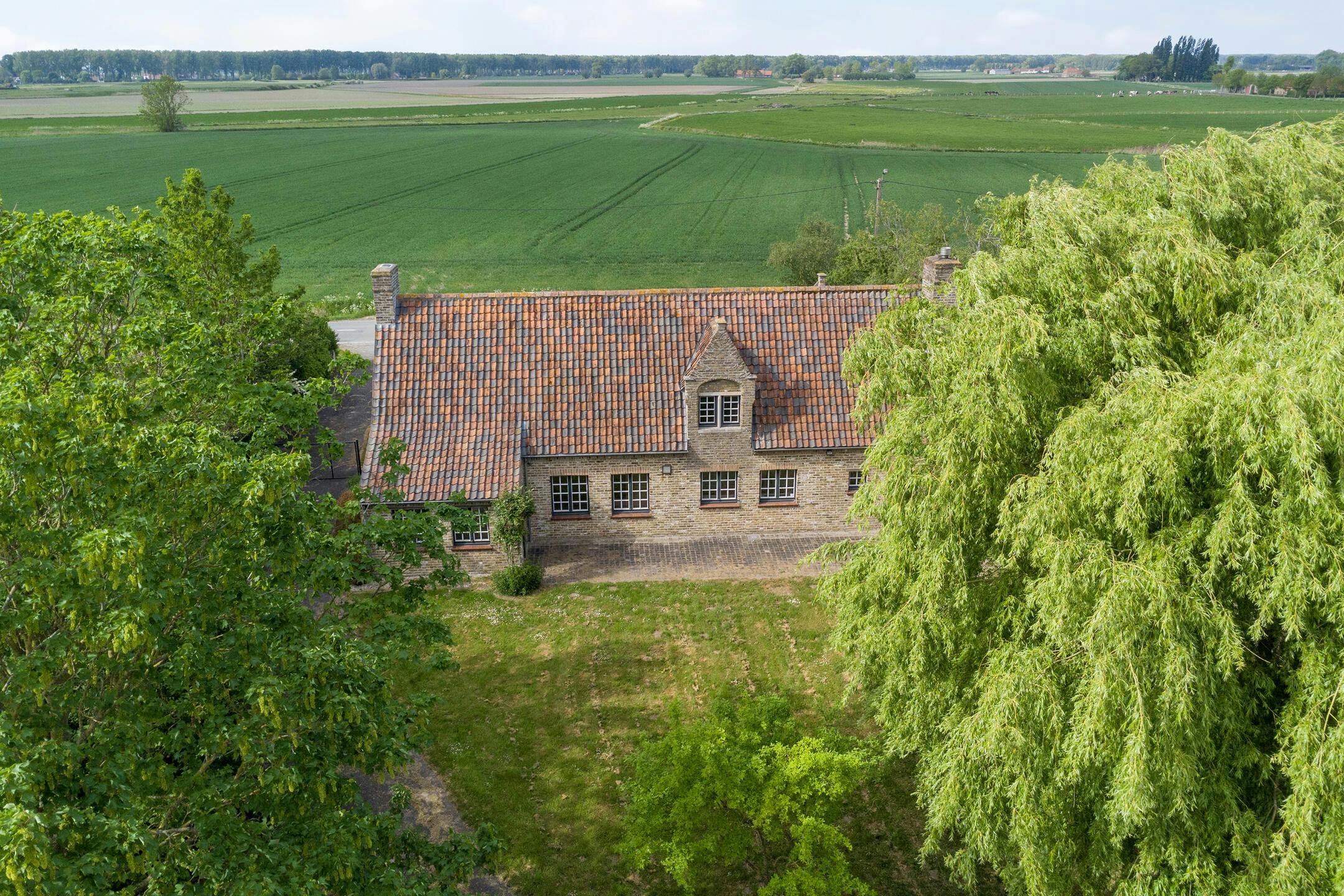 Idyllisch gelegen huis langs de Oude Sluissedijk te Damme foto 8
