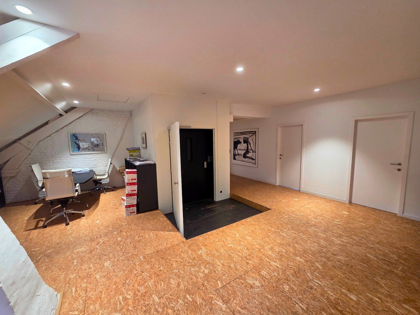 Kantoorruimte nabij de rechtbank van 325 m² foto 14