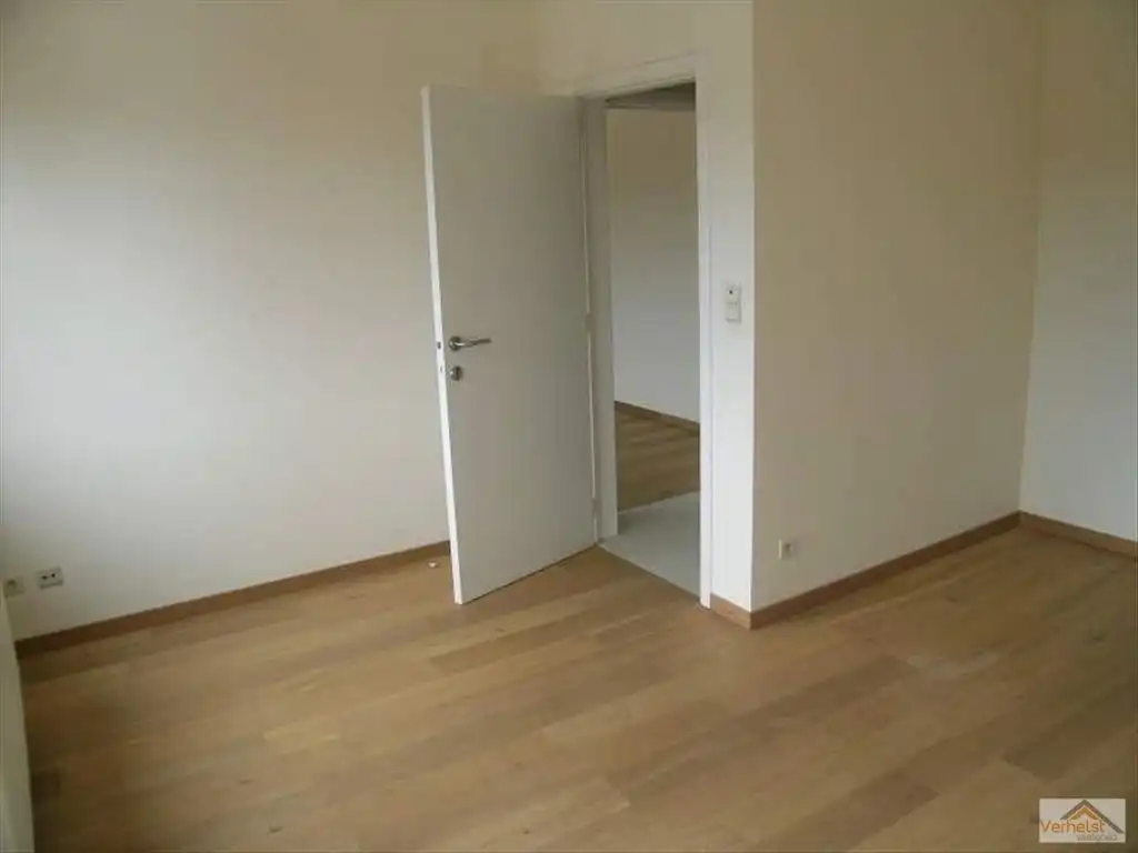 Comfortabel appartement met terras en garage foto 8