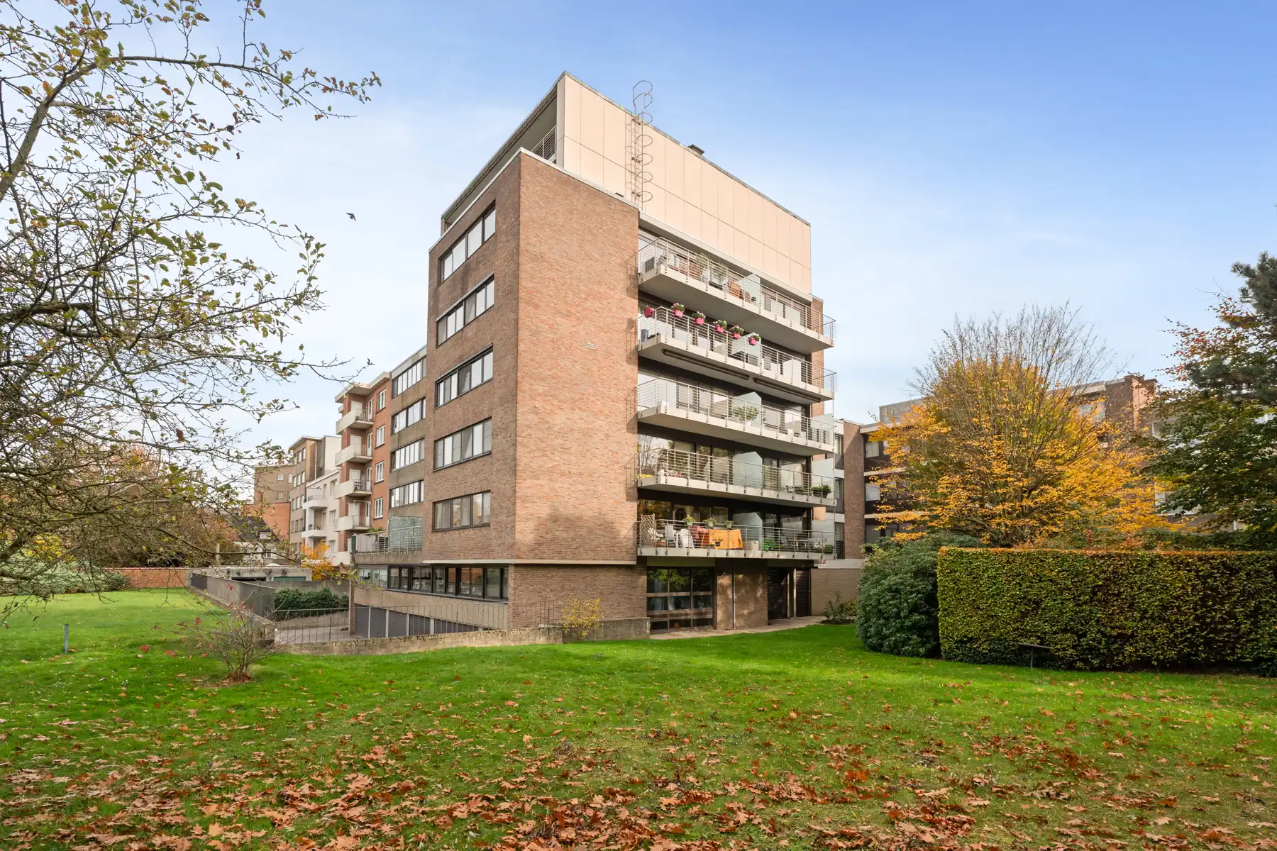 3 slaapkamer appartement, ondergrondse staanplaats & kelder  foto 18