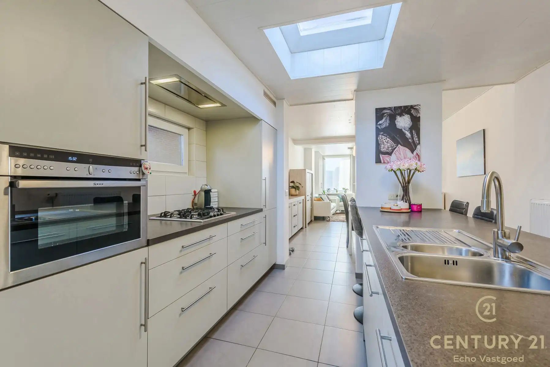 Mooie karakterwoning met tuin, parking en 3 slaapkamers foto 4