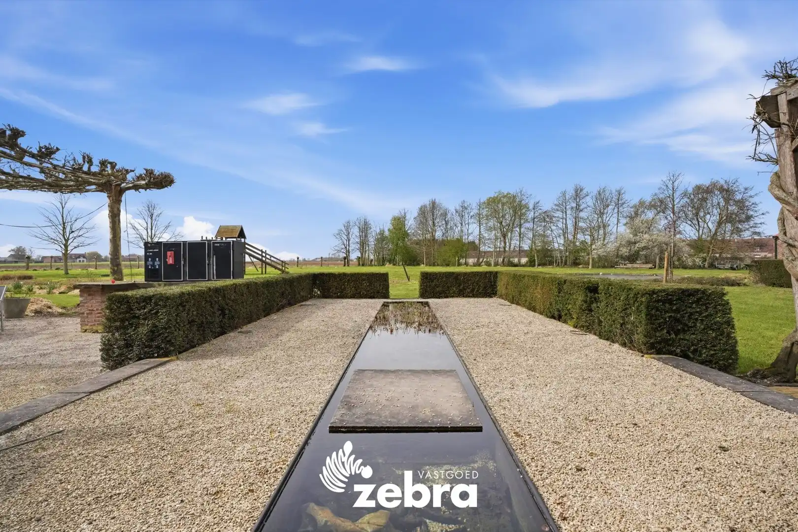 Ruime villa op een prachtig perceel van 11.110m² in groene omgeving! foto 6