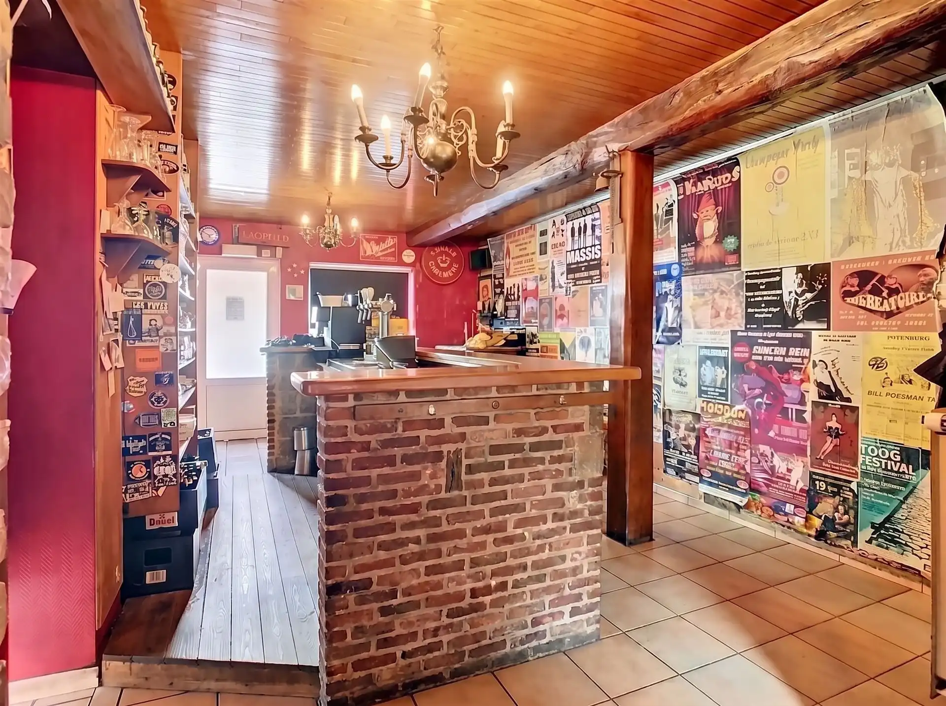 Handelspand met appartement, feestzaal en tuin foto 5