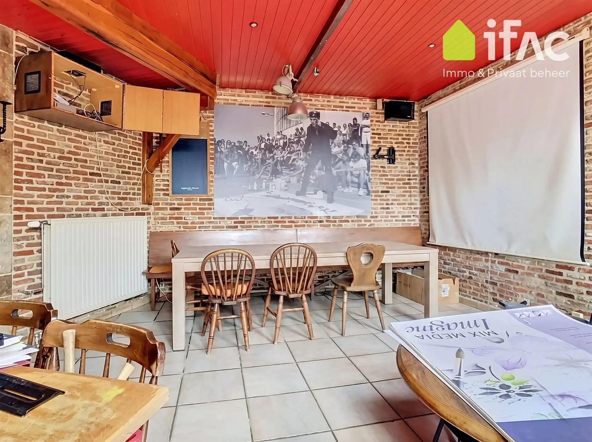 Handelspand met appartement, feestzaal en tuin foto 5