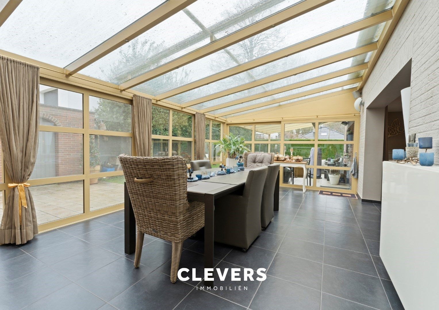 Karaktervolle, energiezuinig (label C) villa met tal van mogelijkheden op toplocatie nabij Brugge foto 3