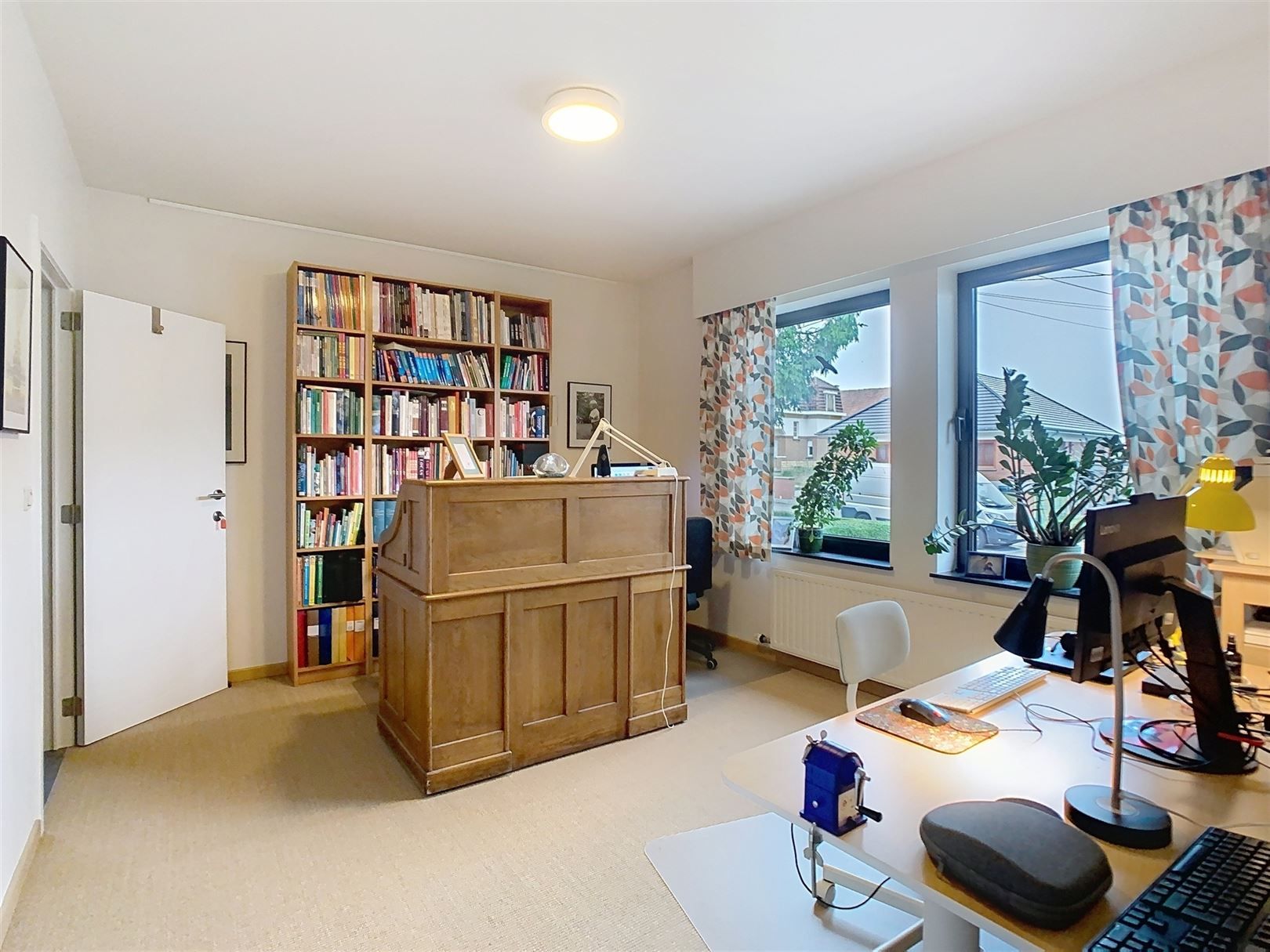 Unieke villa met prachtige tuin op 22a foto 20